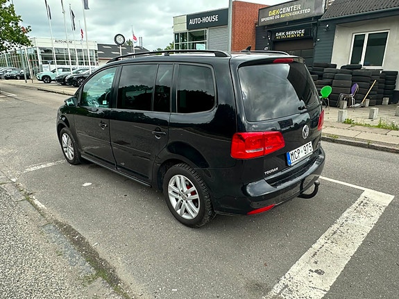 Volkswagen Touran 5 of 9