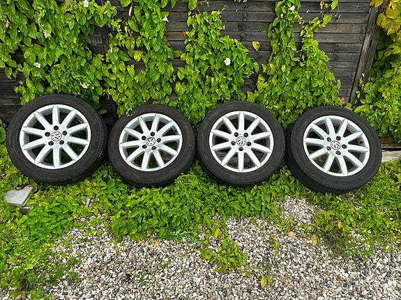 Volkswagen Touran 6 of 9