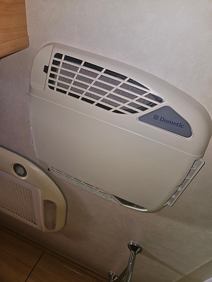 Adria Adriatik renault master 5 of 5