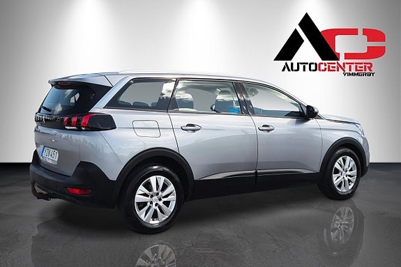 Peugeot 3008 3 of 5