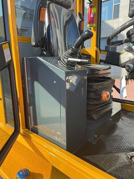 Euroloader L18 3 of 3