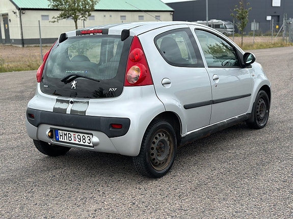 Peugeot 107 4 of 5