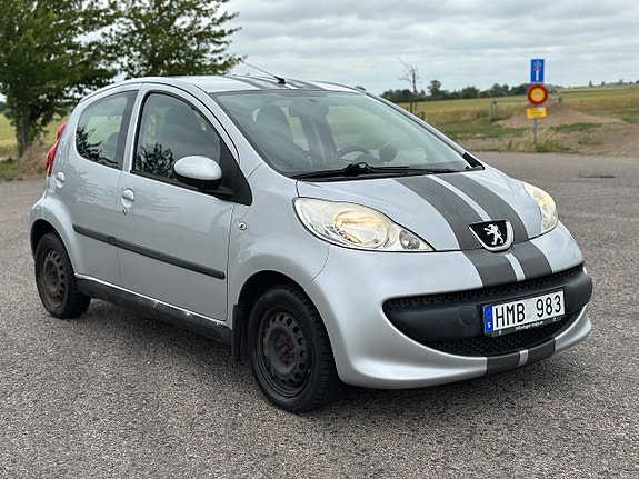 Peugeot 107 2 of 5