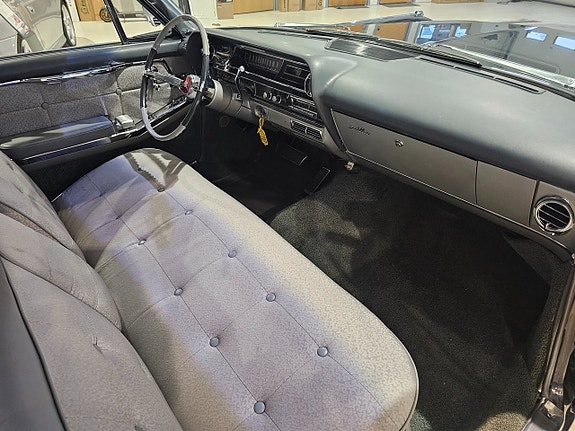 Cadillac Deville 14 of 22