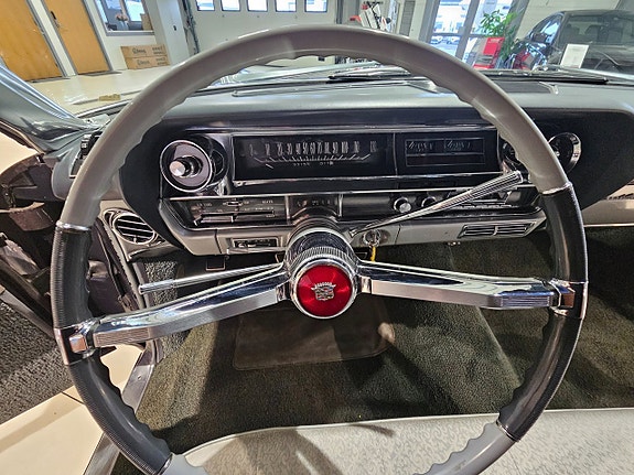 Cadillac Deville 20 of 22