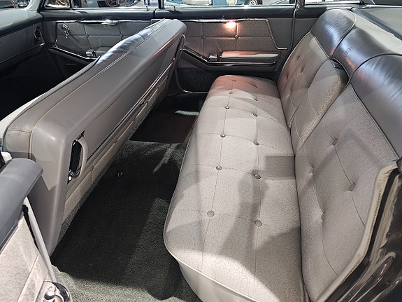 Cadillac Deville 11 of 22