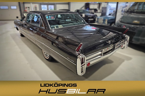 Cadillac Deville 6 of 22
