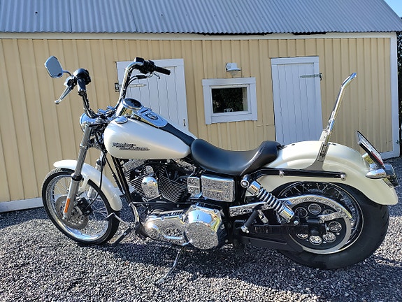 Harley-Davidson Wide Glide 2 of 4