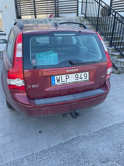 Volvo V50 4 of 5
