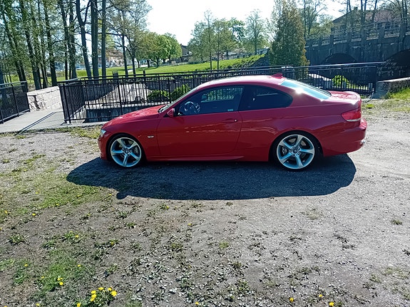 BMW 335i 4 of 6