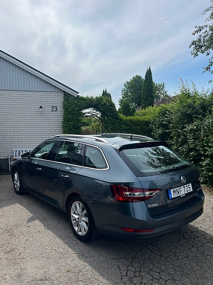 Skoda Superb 3 of 9