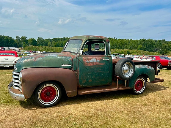 Chevrolet 3100 2 of 5