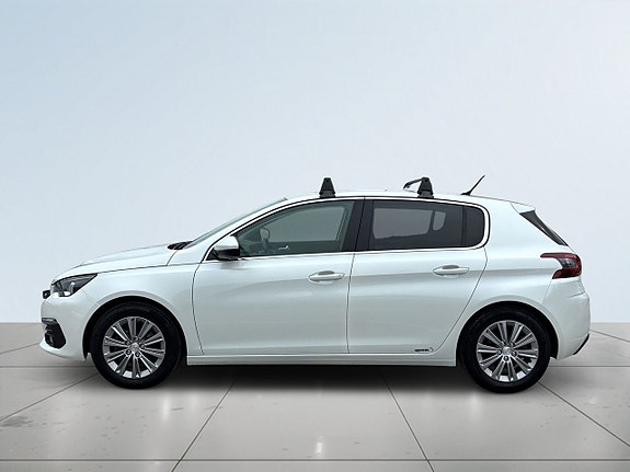 Peugeot 308 4 of 5