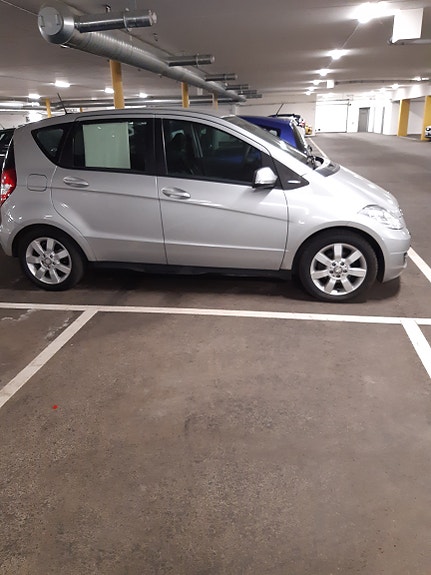 Mercedes-Benz A160 2 of 5