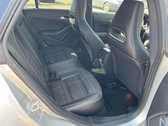 Mercedes-Benz CLA220 d 11 of 13