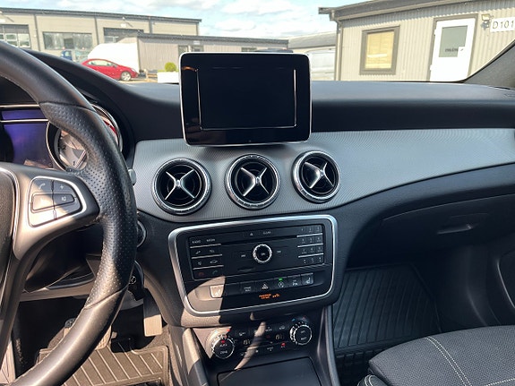 Mercedes-Benz CLA220 d 8 of 13