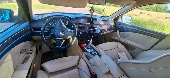 BMW 530xd 4 of 5