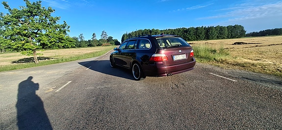BMW 530xd 2 of 5