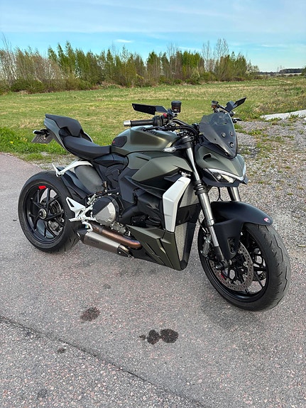 Ducati Streetfighter V2 *AKRAPOVIC 2 of 5