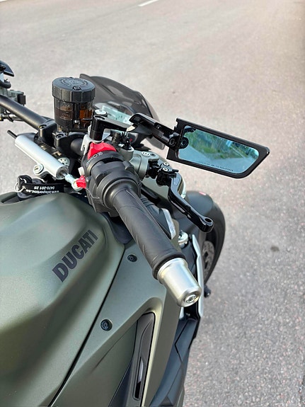 Ducati Streetfighter V2 *AKRAPOVIC 5 of 5