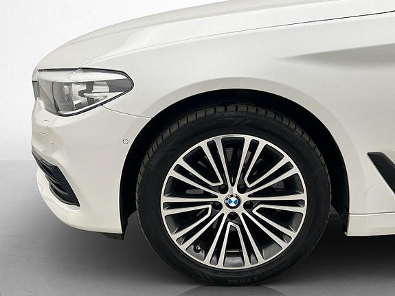 BMW 520d 10 of 30