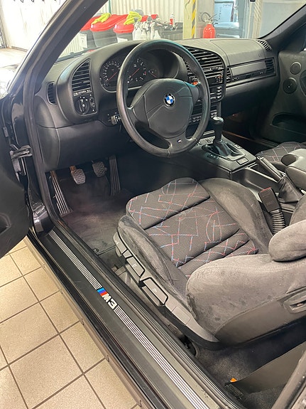 BMW M3 5 of 5