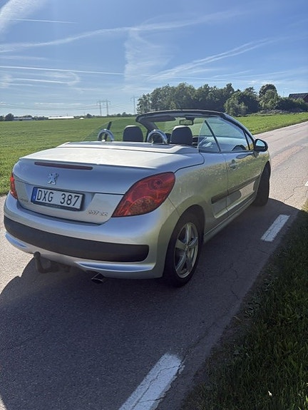 Peugeot 207 CC 2 of 5