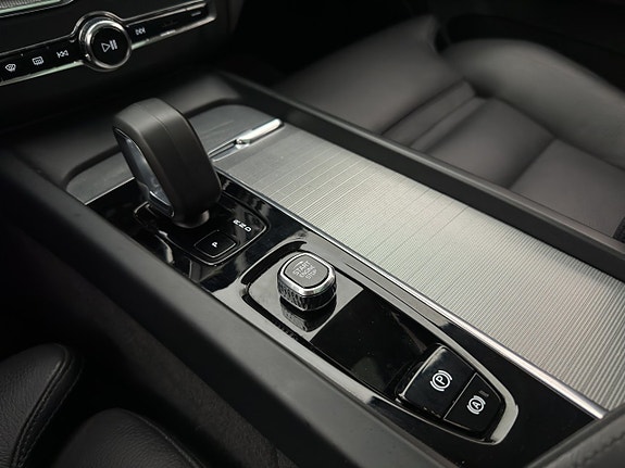 Volvo XC60 23 of 30