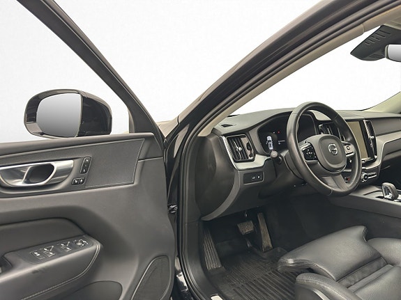 Volvo XC60 10 of 30