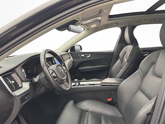 Volvo XC60 11 of 30