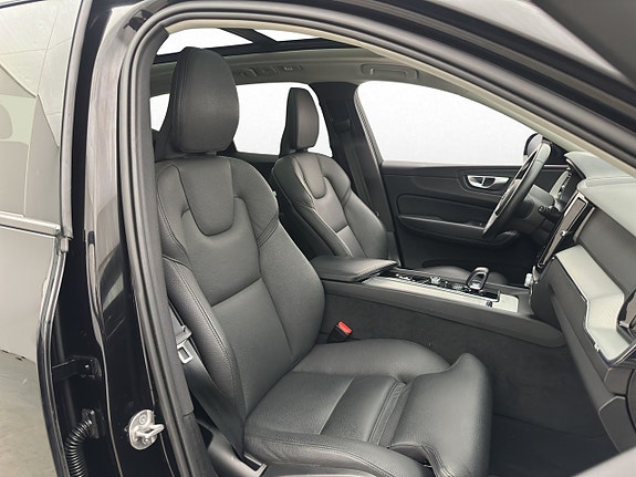 Volvo XC60 25 of 30
