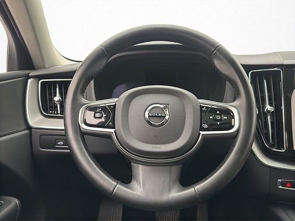 Volvo XC60 15 of 30