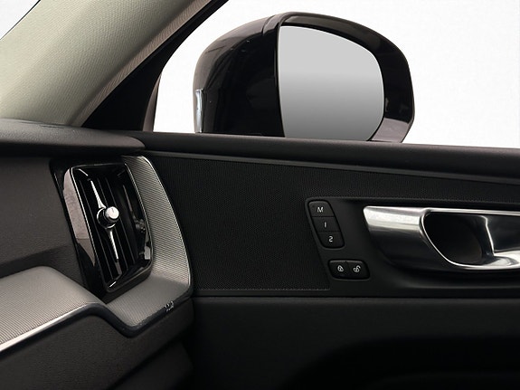 Volvo XC60 29 of 30
