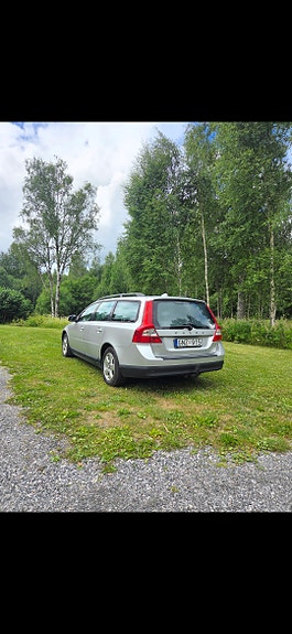 Volvo V70 4 of 21