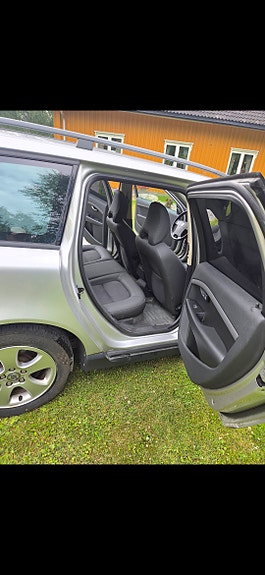 Volvo V70 11 of 21