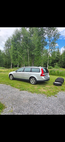 Volvo V70 5 of 21