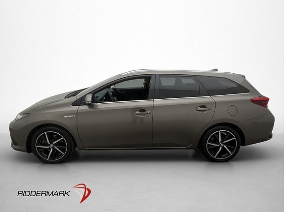Toyota Auris 5 of 30