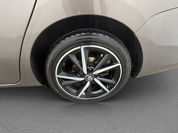 Toyota Auris 11 of 30