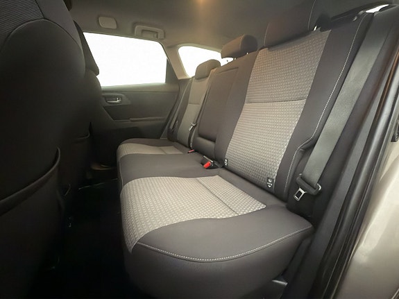 Toyota Auris 17 of 30