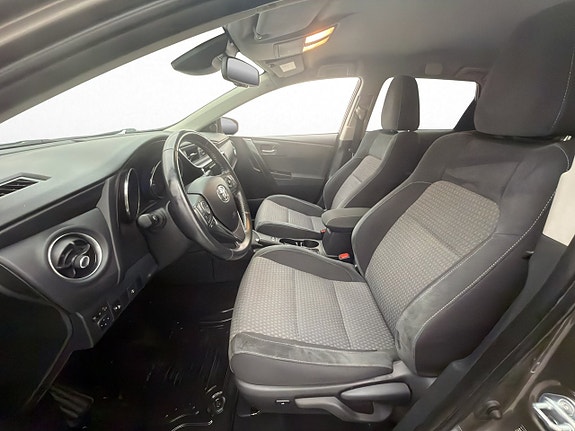 Toyota Auris 21 of 30