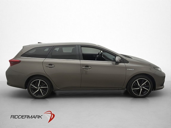 Toyota Auris 9 of 30