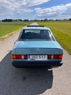 Mercedes-Benz 190 3 of 5