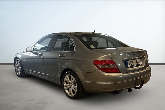 Mercedes-Benz C200 3 of 5