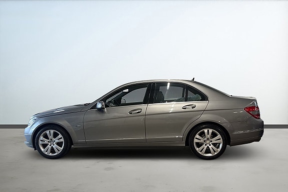 Mercedes-Benz C200 2 of 5