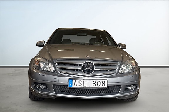 Mercedes-Benz C200 8 of 19