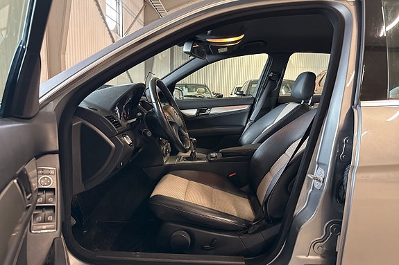 Mercedes-Benz C200 15 of 19