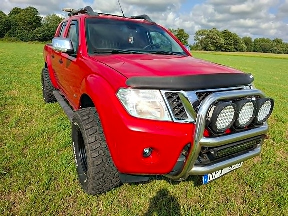 Nissan Navara 2 of 12