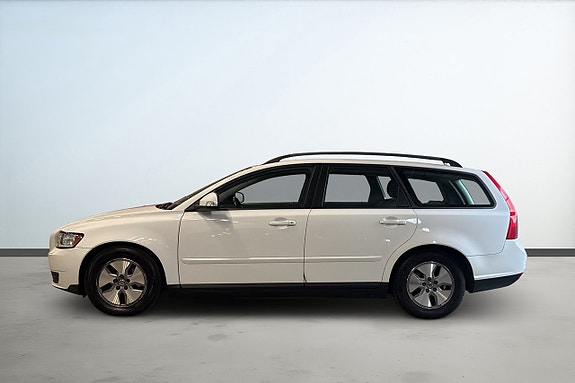 Volvo V50 2 of 5