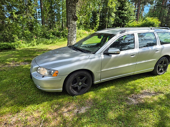 Volvo V70 4 of 5