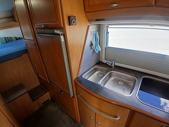 Hymer B694 Helintegrerad Boggi 7 of 14